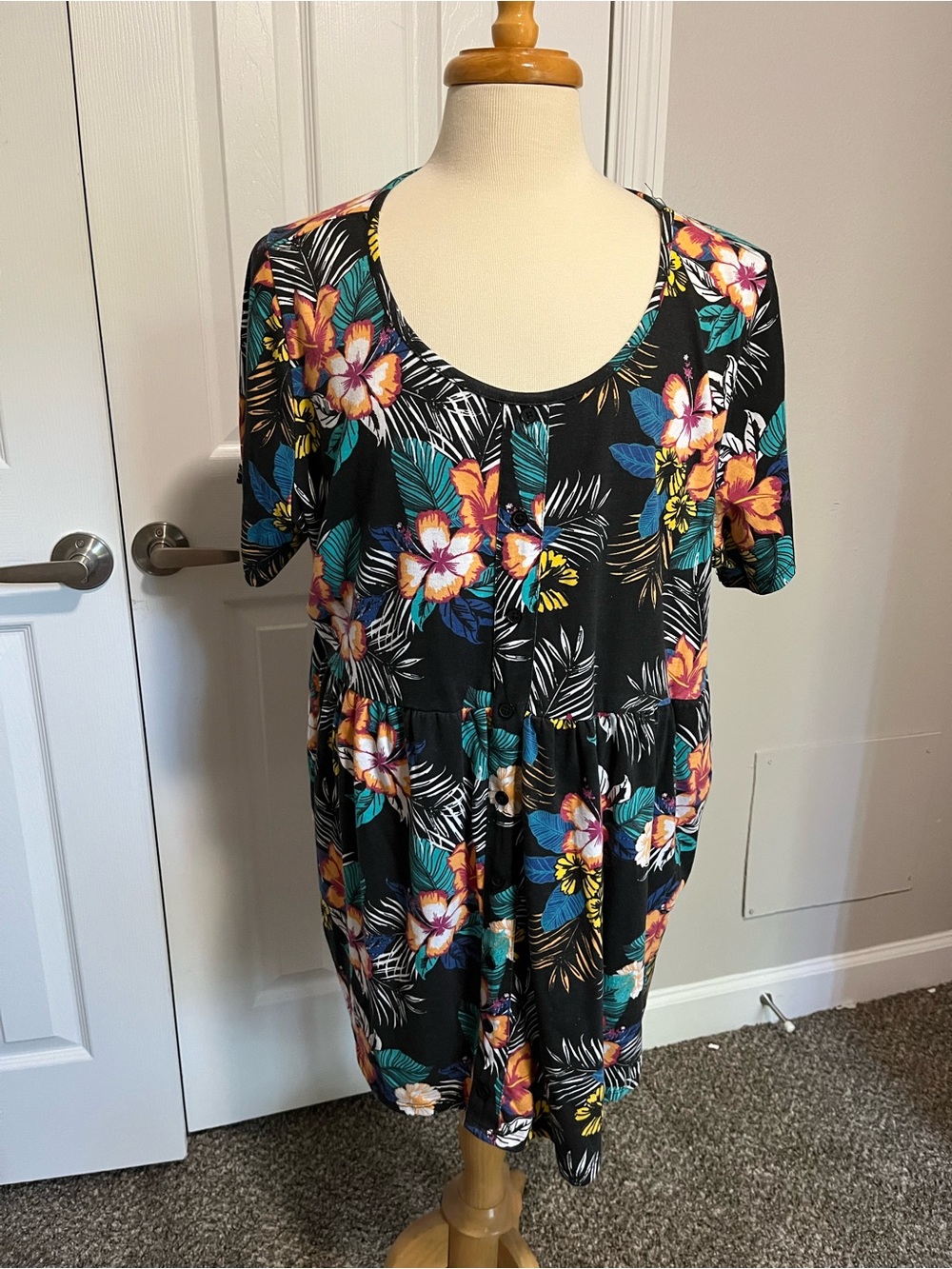 Woman Within Black Tropical Floral Scoop-Neck Tunic